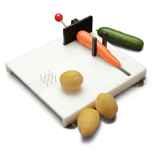 A specially designed chopping board to hold vegetables